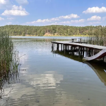 Dom Nad Jeziorem Trzy Tonie Apartment *