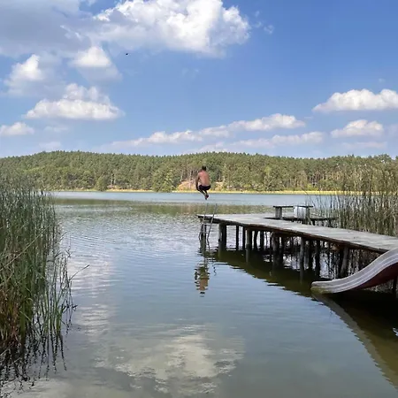 Dom Nad Jeziorem Trzy Tonie * Silna Nowa