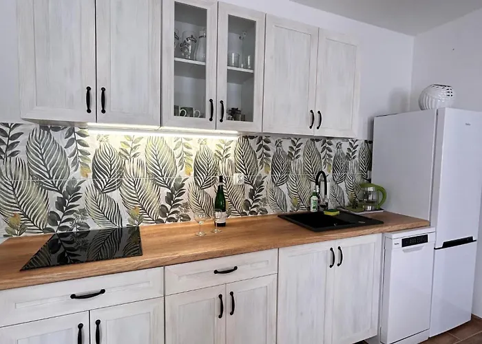 Dom Nad Jeziorem Trzy Tonie * Silna Nowa