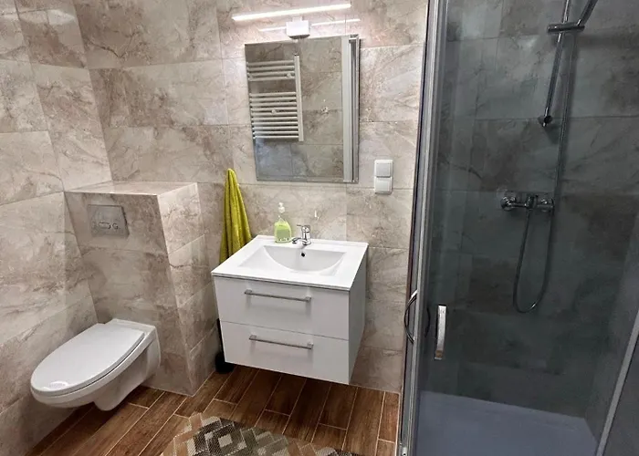 Dom Nad Jeziorem Trzy Tonie Silna Nowa